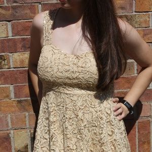 Eascala - Formal Dress (Size XL)